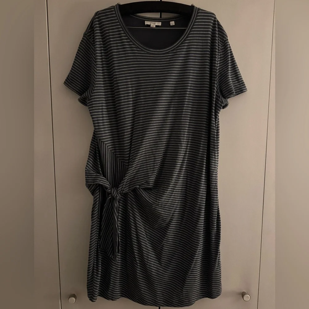 Vince Gray and White Sheath Dress Short Sleeve Crew Neck - Picture 4 of 8